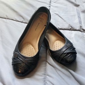 Time and Tru Black Flats